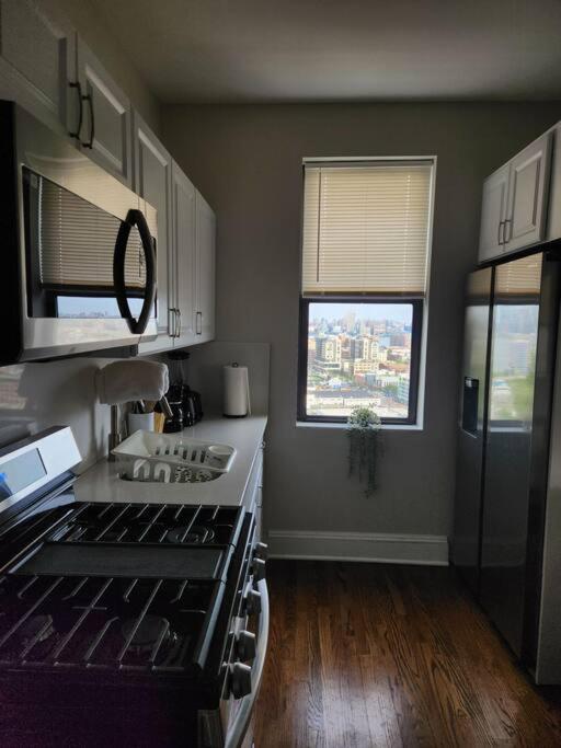 Elegant 2 Bed Gem! Mins From Nyc Apartment Union City Ngoại thất bức ảnh