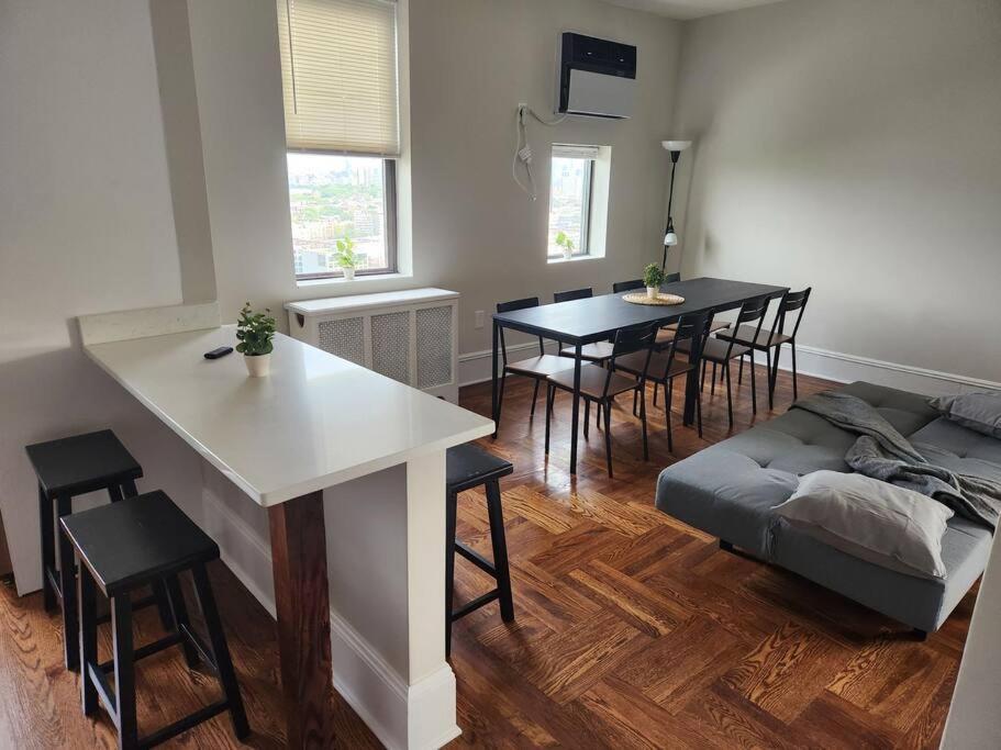 Elegant 2 Bed Gem! Mins From Nyc Apartment Union City Ngoại thất bức ảnh